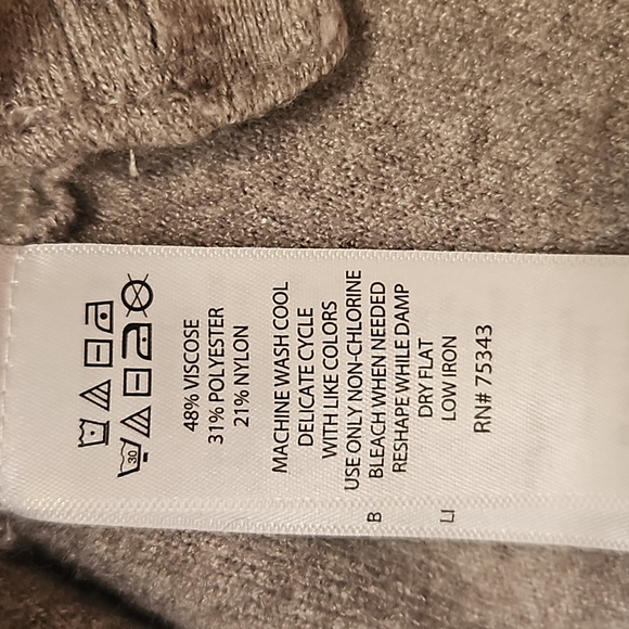 NANETTE LAPORE, SZ. XS, GRAY SWEATER WITH LONG SLEEVES WITH WHITE CUFFS. - Picture 10 of 16